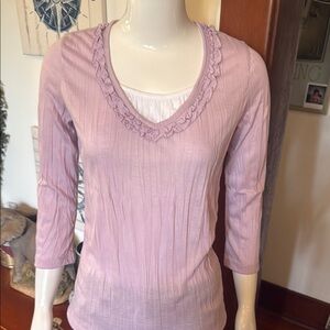 NWT northern reflections size small Lavender V-Neck Women's Top